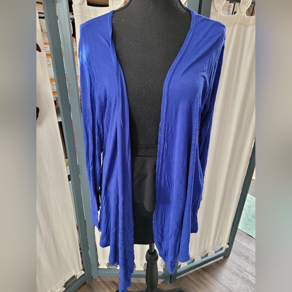 (4150)Blue Cardigan, no tags, pit to pit aprox. 21 in. Light weights